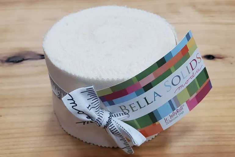 Bella Solids Ivory 2.5-inch Junior Jelly Roll 20ct