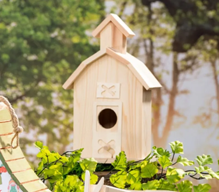 Birdhouse – Barn