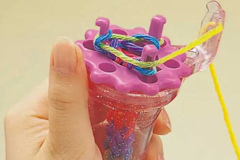 Clover Wonder Knitter – Easy Loom Knitting Tool