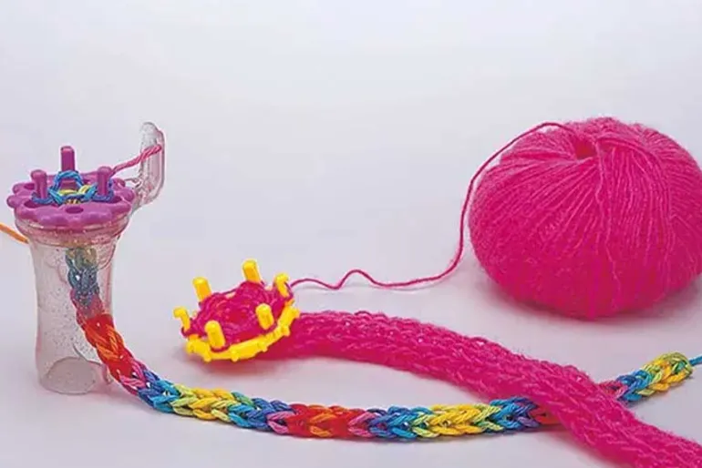 Clover Wonder Knitter – Easy Loom Knitting Tool