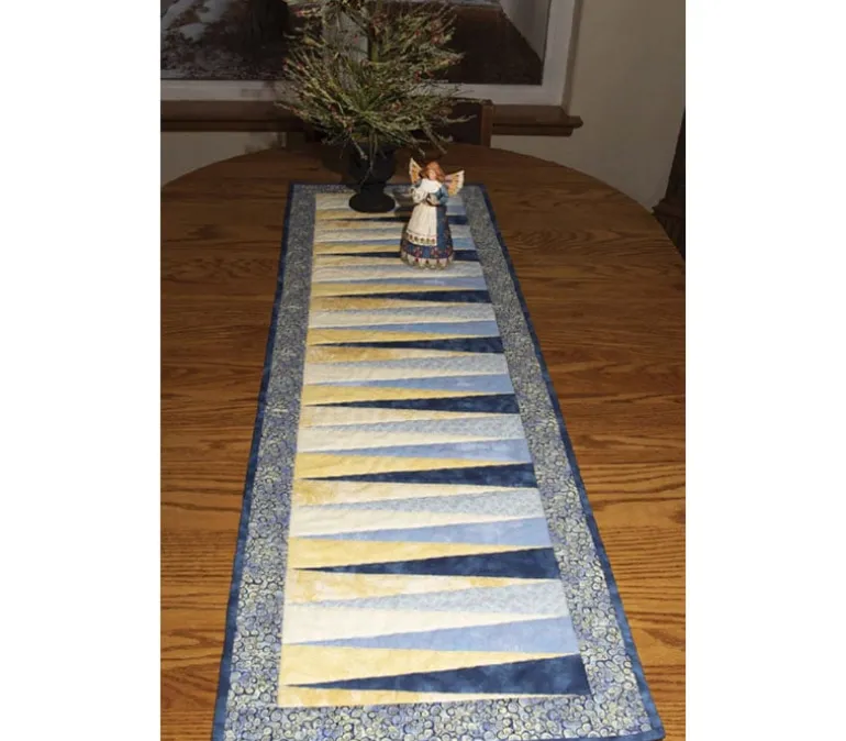 Cut Loose Press Zig Zag Runner Sewing Pattern, CLPCHP002