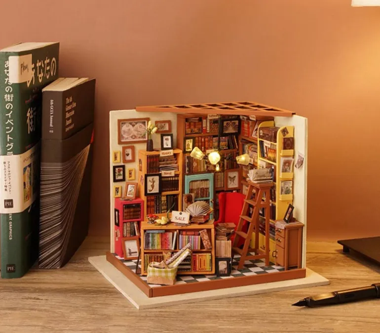 Hands Craft Travel with the Wind DIY Book Nook Kit