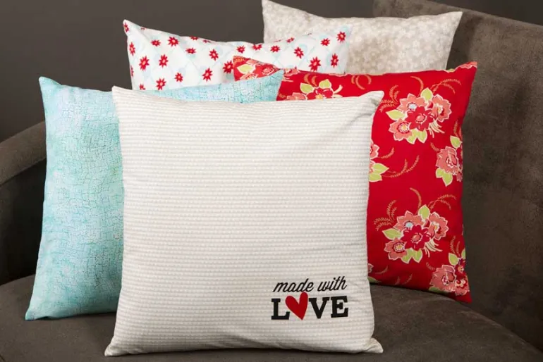 Hobbs Polypropylene Pillow Insert – 16″ x 16″