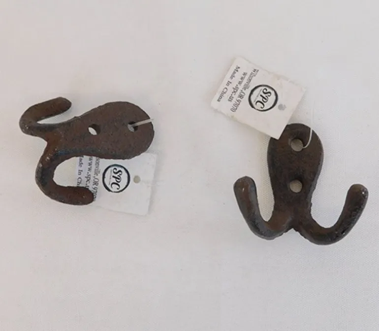 Iron Double-Prong Hook – Brown Rust Finish