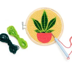 Kikkerland Punch Needle Kit – Plant