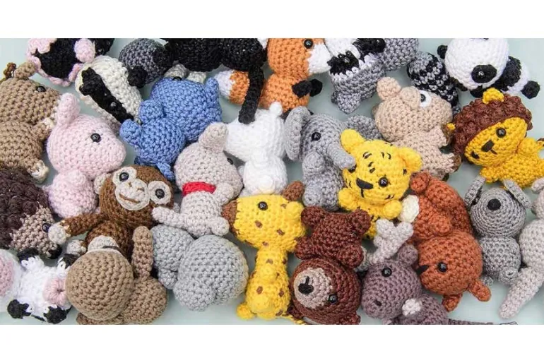 Mini Amigurumi Animals Book