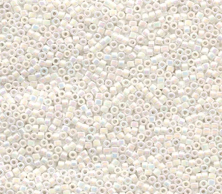 11/0 Miyuki Delica Seed Bead – White Pearl AB