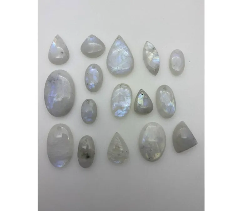 25-35mm Moonstone Pendant
