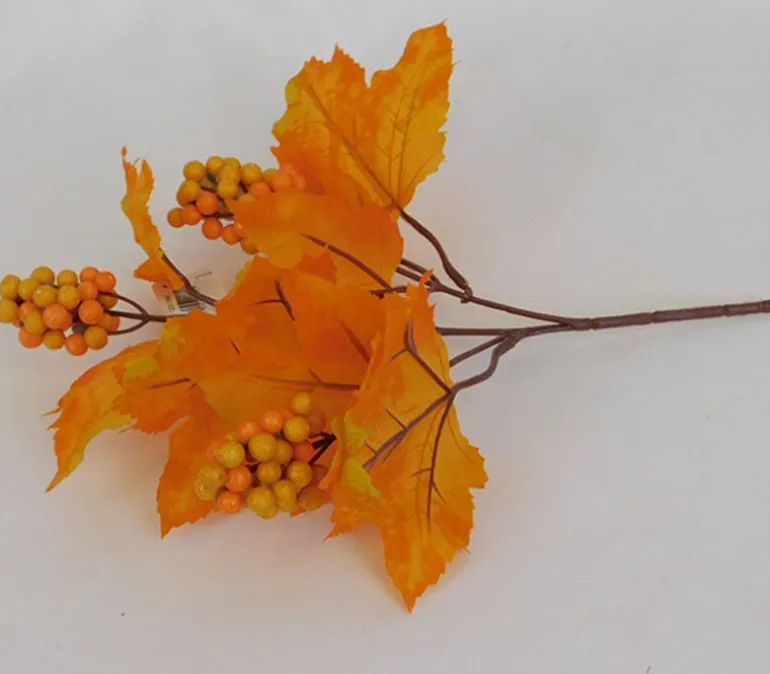Pick – Maple Leaves With Berries – 12-inch