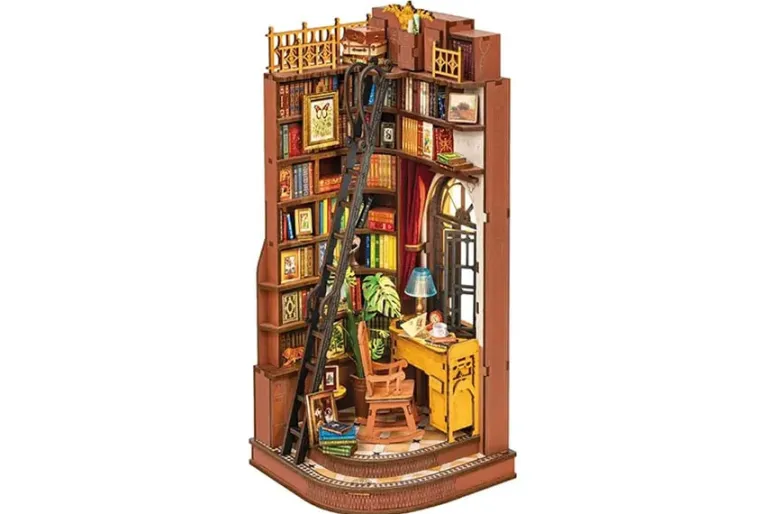 Sakura Wine Alley Book Nook Kit