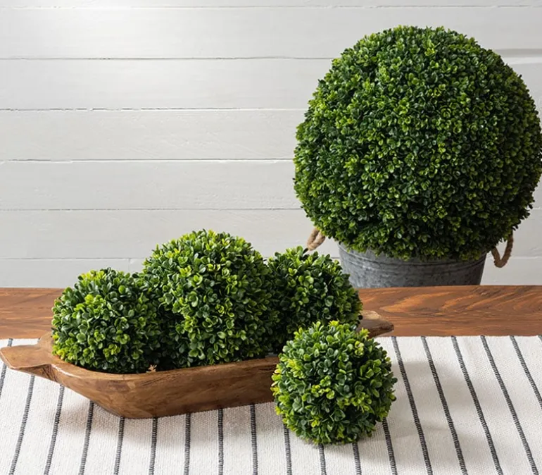 20″ Southern Boxwood Ball