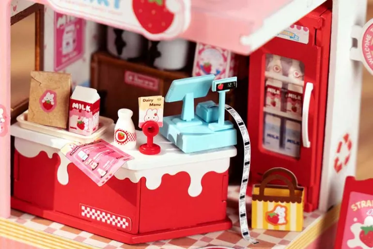Strawberry Milk Box Mini House Kit