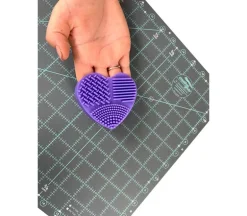 The Gypsy Quilter Mat Cleaning Pad – Heart Shaped 3.25″ – Purple – TGQ134