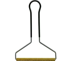 The Gypsy Quilter Wool Mat Cleaning Tool – 7-inches by 4 3/4-inches. TGQ135