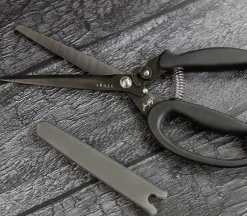 Tim Holtz Recoil Scissors – Spring-Loaded Precision Cutting Tool