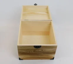 Trunk with Metal Details – Medium