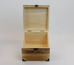 Trunk with Metal Details – Small