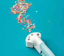 We R Memory Keepers Crop-A-Dile Tool – Eyelet & Snap Punch